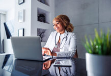 Enquête de l’AMA : Les médecins utilisent davantage l’IA, mais restent méfiants