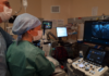 Bâtonnets radioactifs : l’essai français sur le pancréas Pose de bâtonnets radioactifs sous échoendoscopie dans une tumeur du pancréas, en salle d'endoscopie au CHU Grenoble Alpes