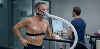 tests VO2 max sur tapis roulant avec masque d'analyse des gaz
